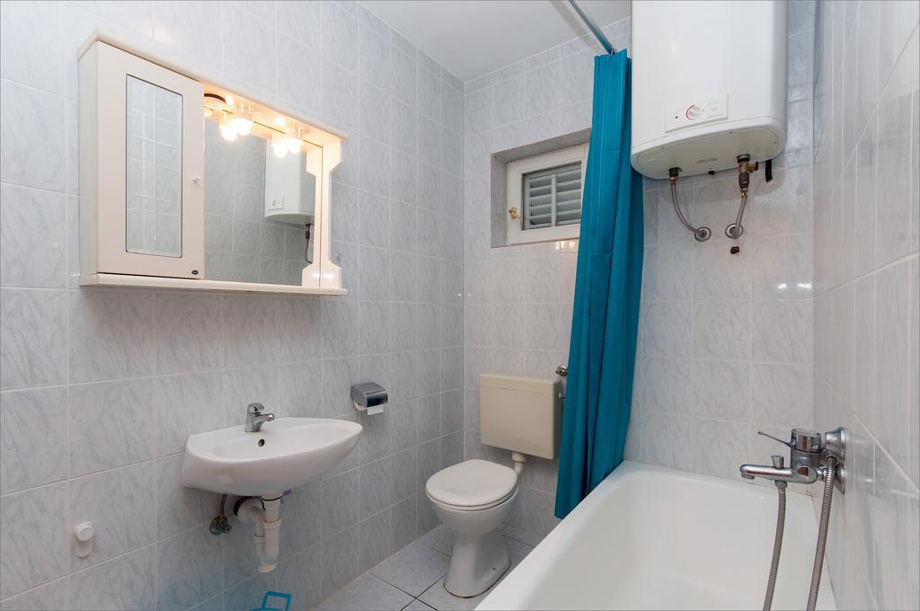 Maslinov Hlad Apartment Barbat na Rabu Ruang foto